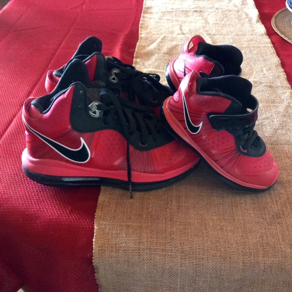 LeBron 8 v2